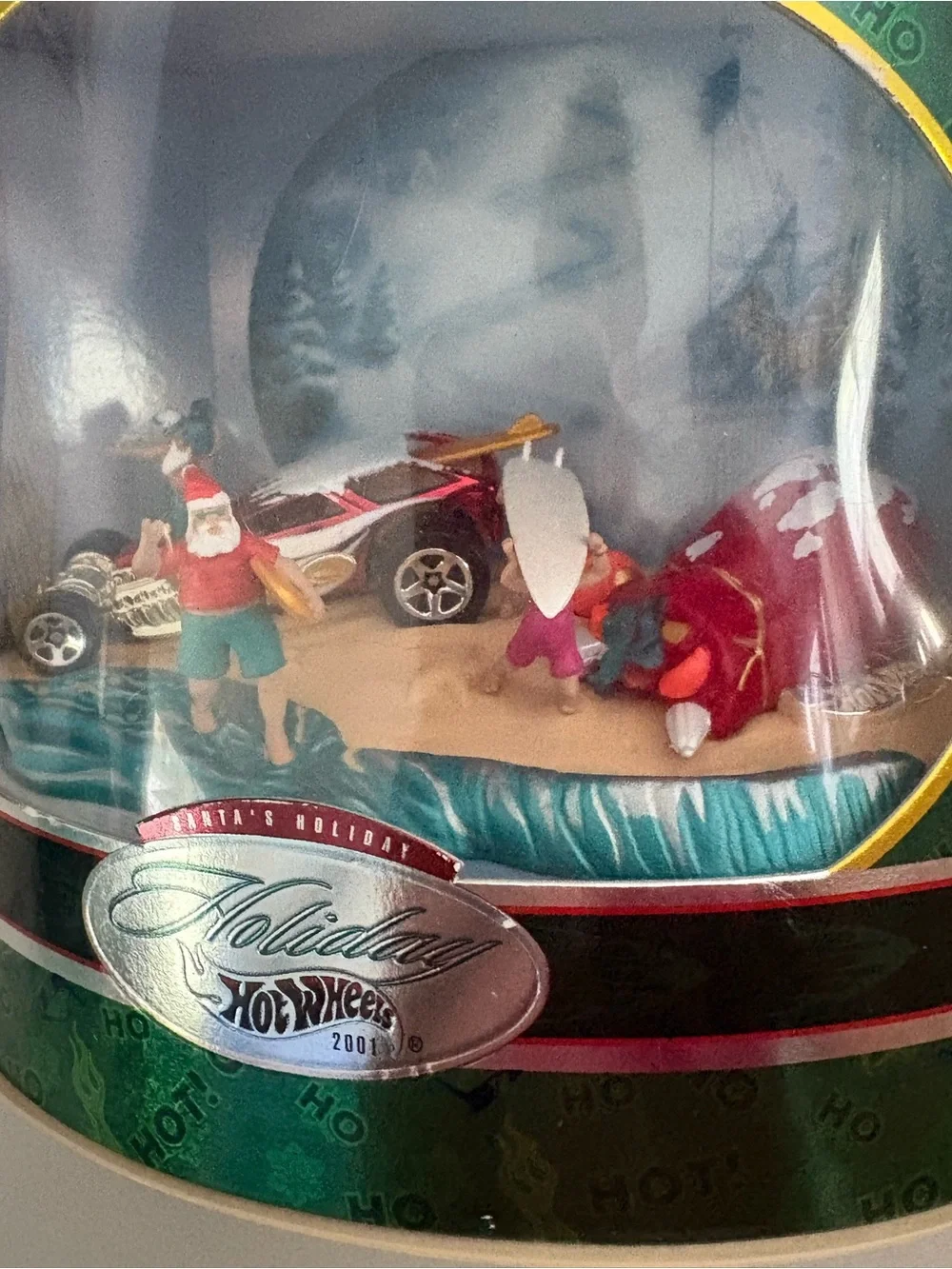 2001 Mattel Hot Wheels Holiday Series Santa Holiday Surf Crate Diorama 1:64Scale